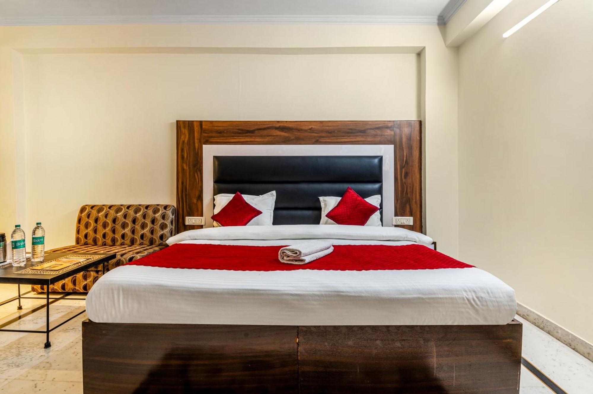 Hotel Nice Palace Delhi  Dış mekan fotoğraf