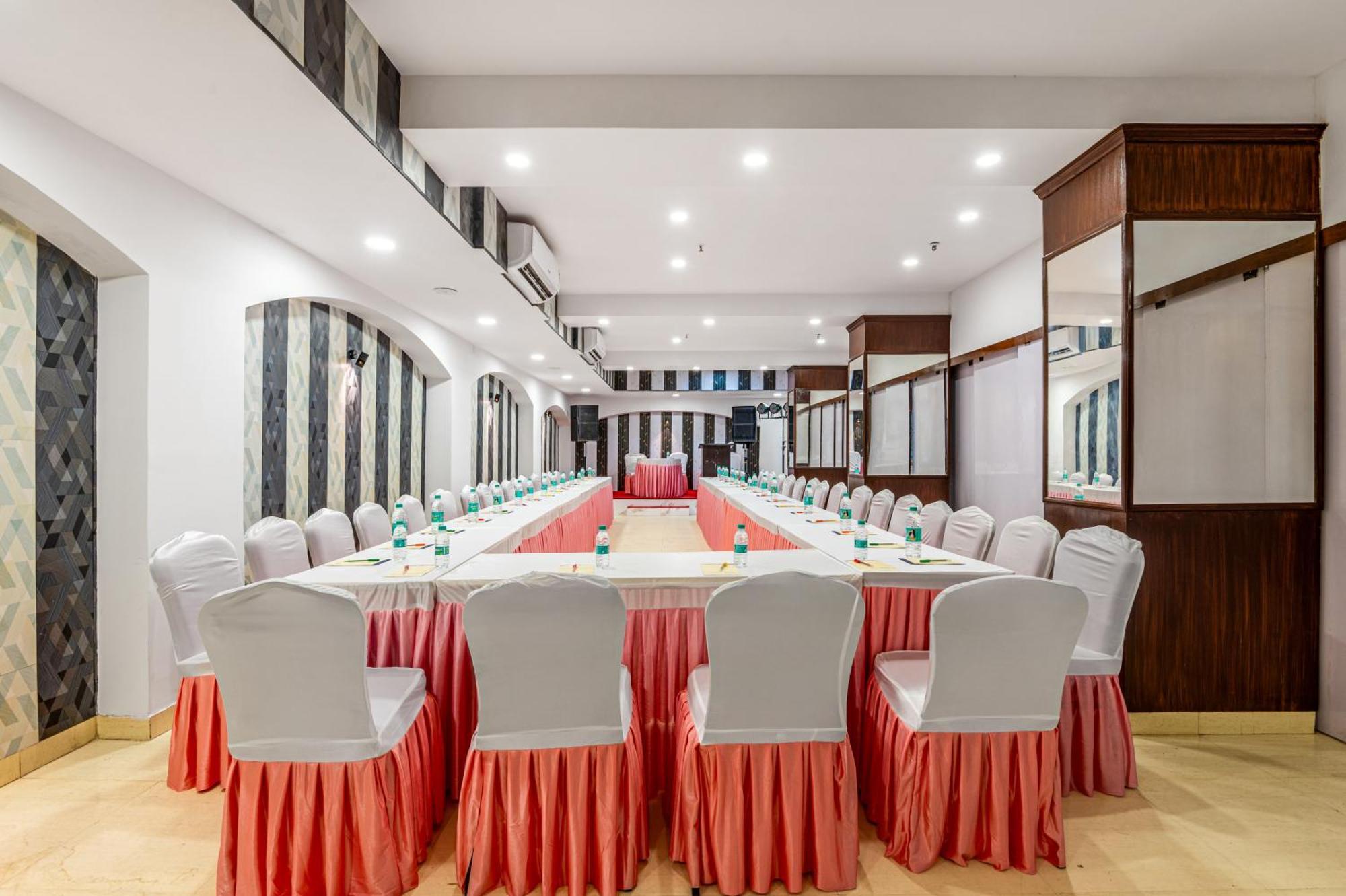Hotel Nice Palace Delhi  Dış mekan fotoğraf