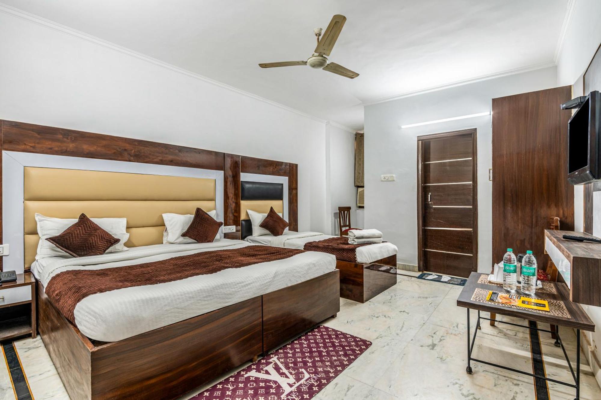 Hotel Nice Palace Delhi  Dış mekan fotoğraf