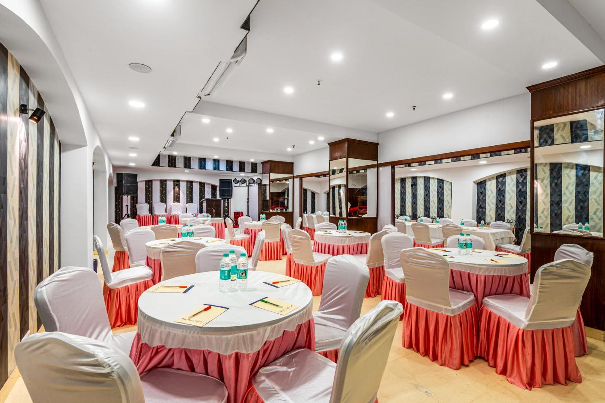 Hotel Nice Palace Delhi  Dış mekan fotoğraf