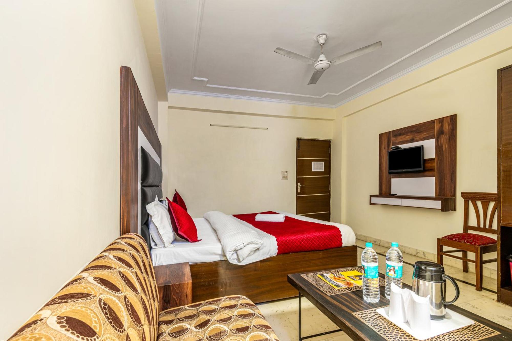 Hotel Nice Palace Delhi  Dış mekan fotoğraf