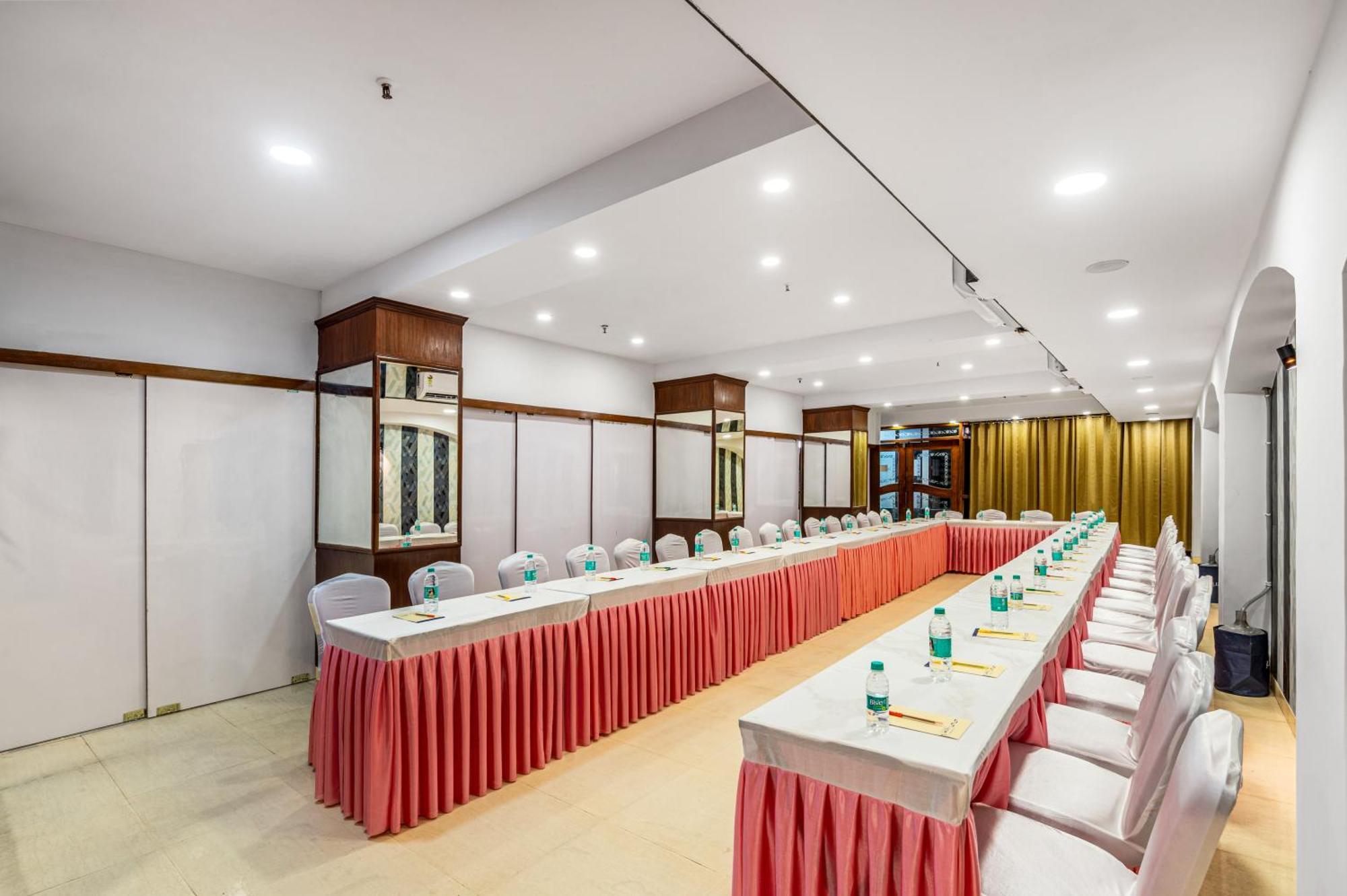 Hotel Nice Palace Delhi  Dış mekan fotoğraf