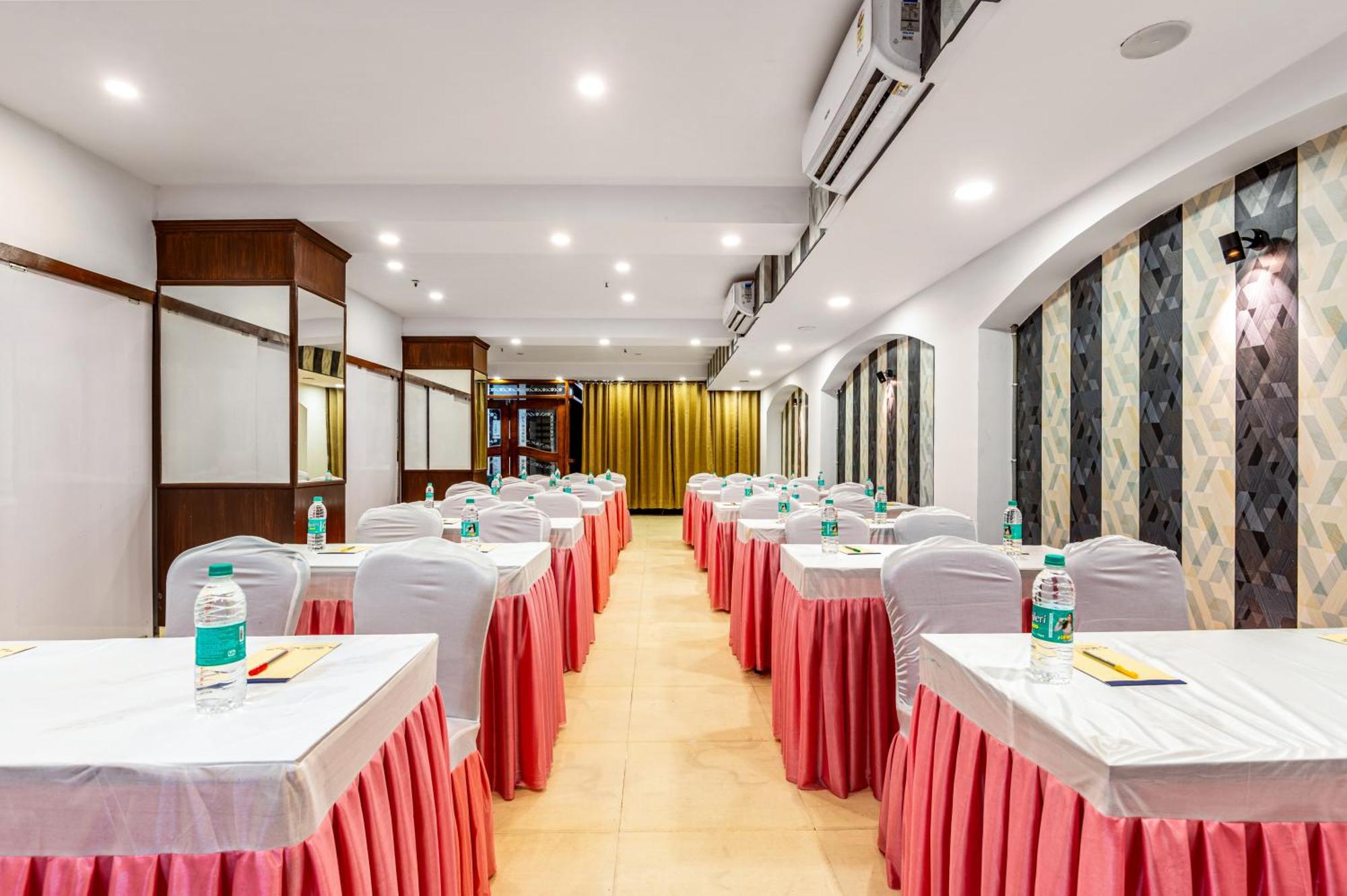 Hotel Nice Palace Delhi  Dış mekan fotoğraf