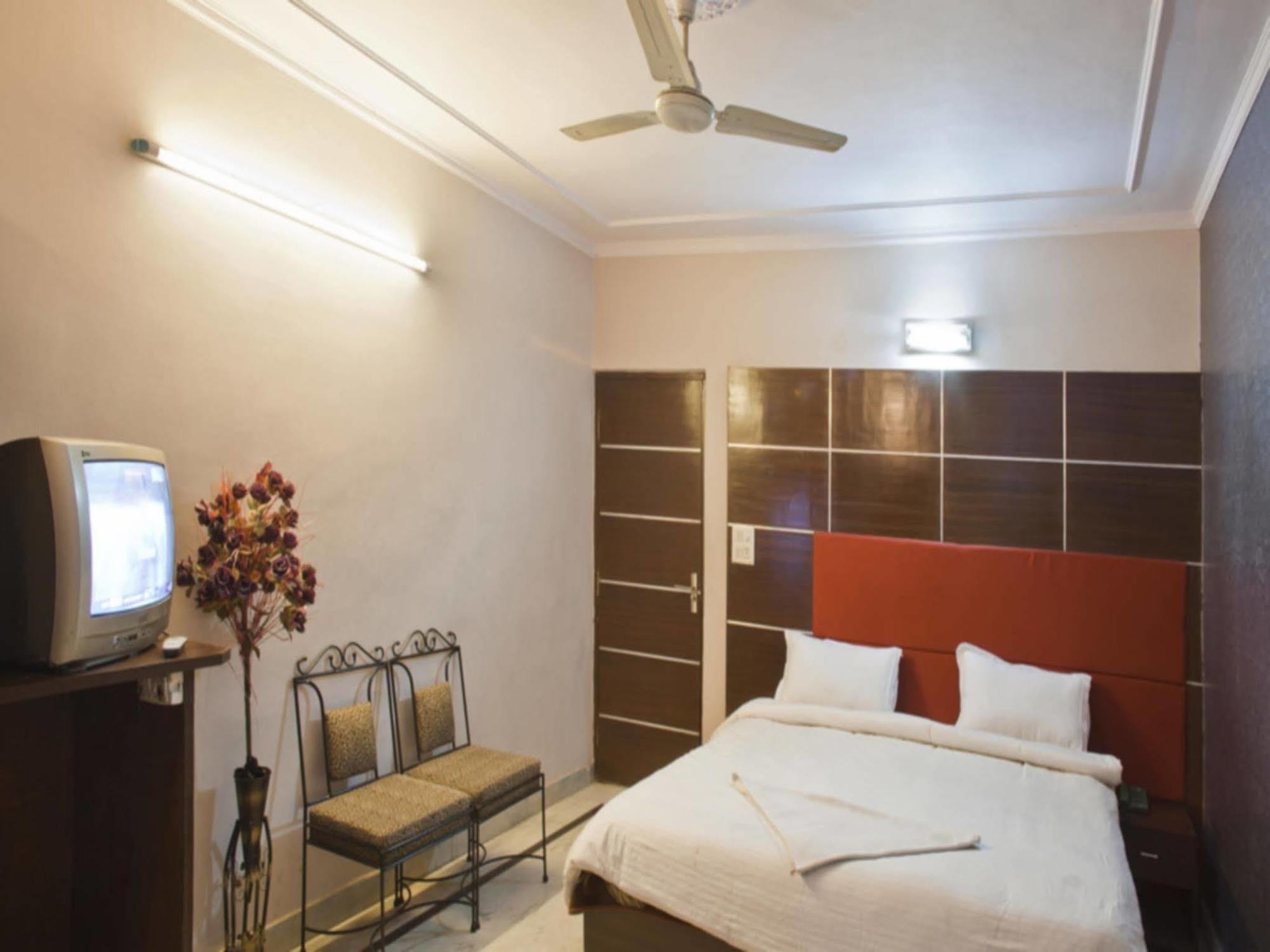 Hotel Nice Palace Delhi  Dış mekan fotoğraf